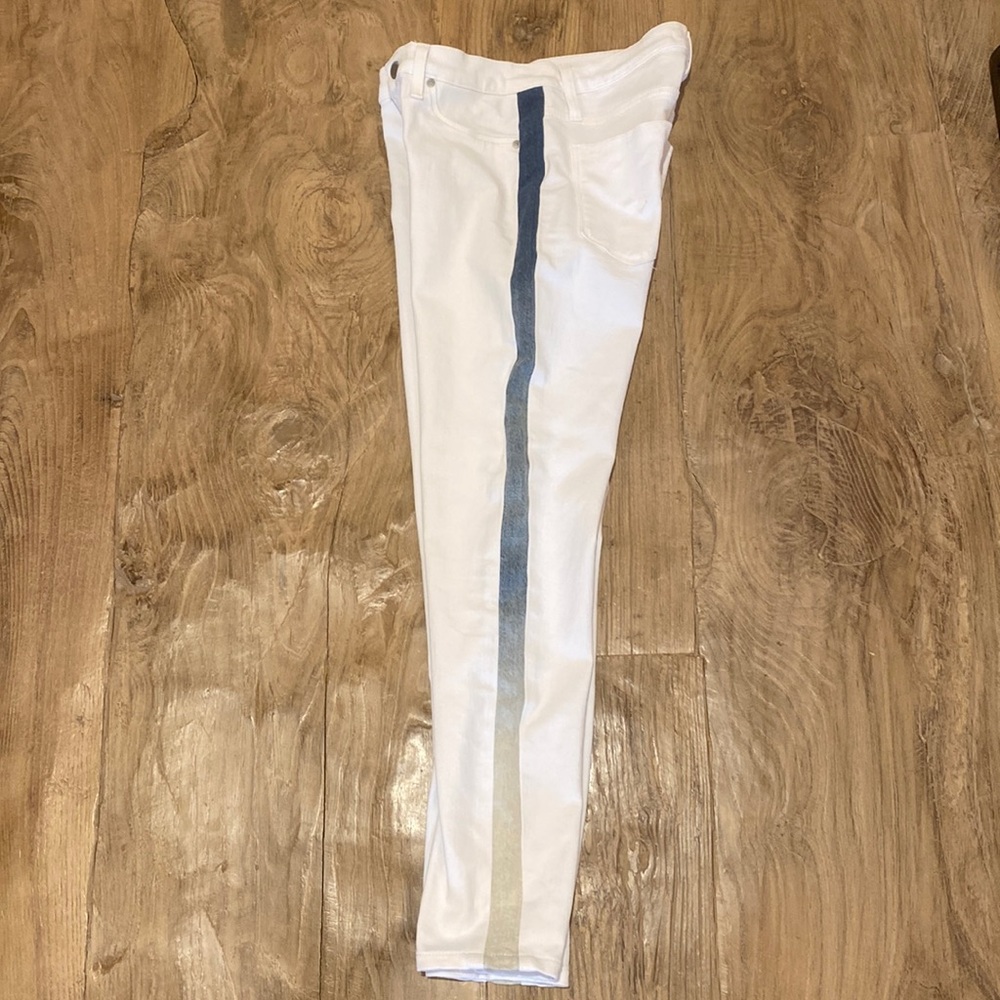 Hudson white jeans , The Barbara,with side denim detail. Size 27